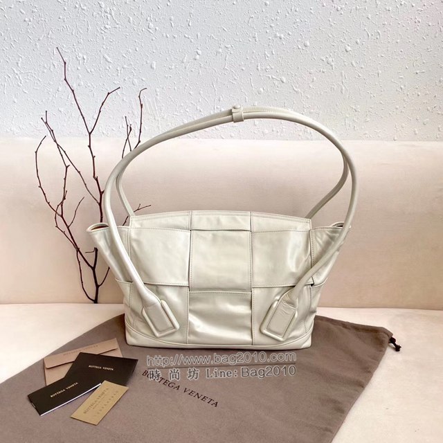 Bottega veneta高端女包 96009 寶緹嘉新款Arco48油蠟皮包 BV經典款小牛皮質中號手提包  gxz1226